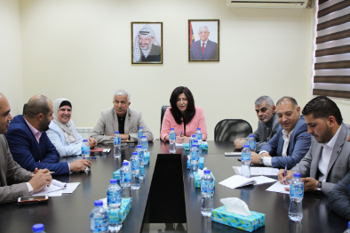 وزيرة الاقتصاد الوطني تؤكد على ضرورة التزام مصنعي وموردي دقيق القمح بتركيبة المواد المدعمة للطحين
